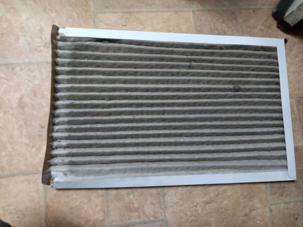 dirty ac filter as evidence for the need to improve poor air quality